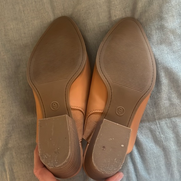 Universal Thread Tan Mules - size 8 - Picture 3 of 3